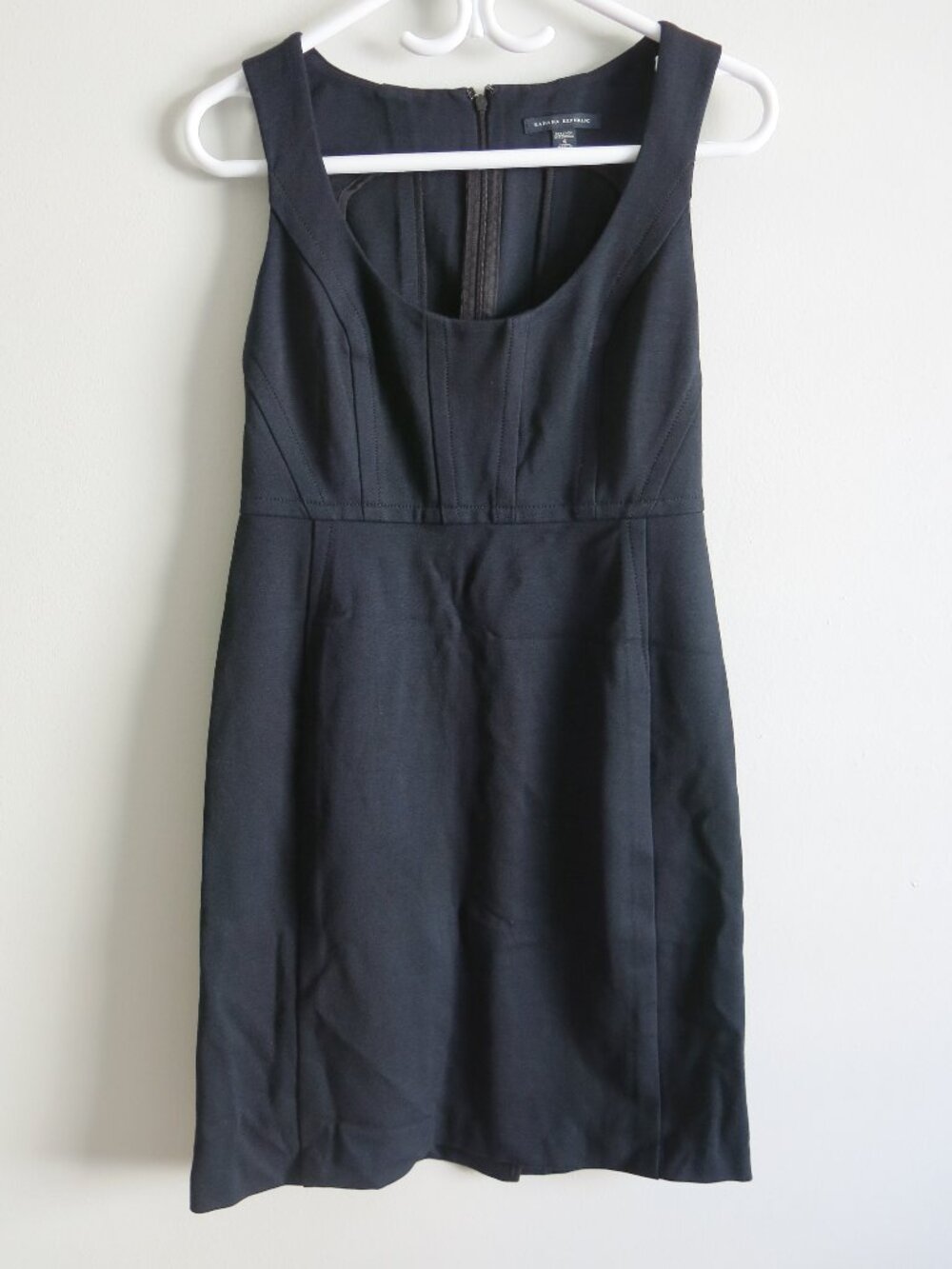 Banana Republic Stretch Sleeveless Scoopneck Black Sheath Dress - Size 4